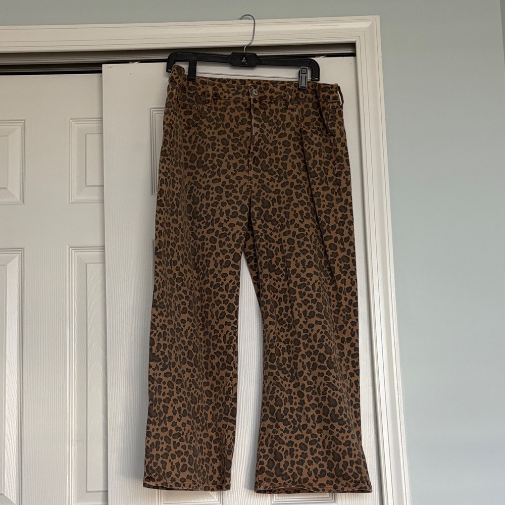 American Eagle Tan Leopard Print Stretch Pants